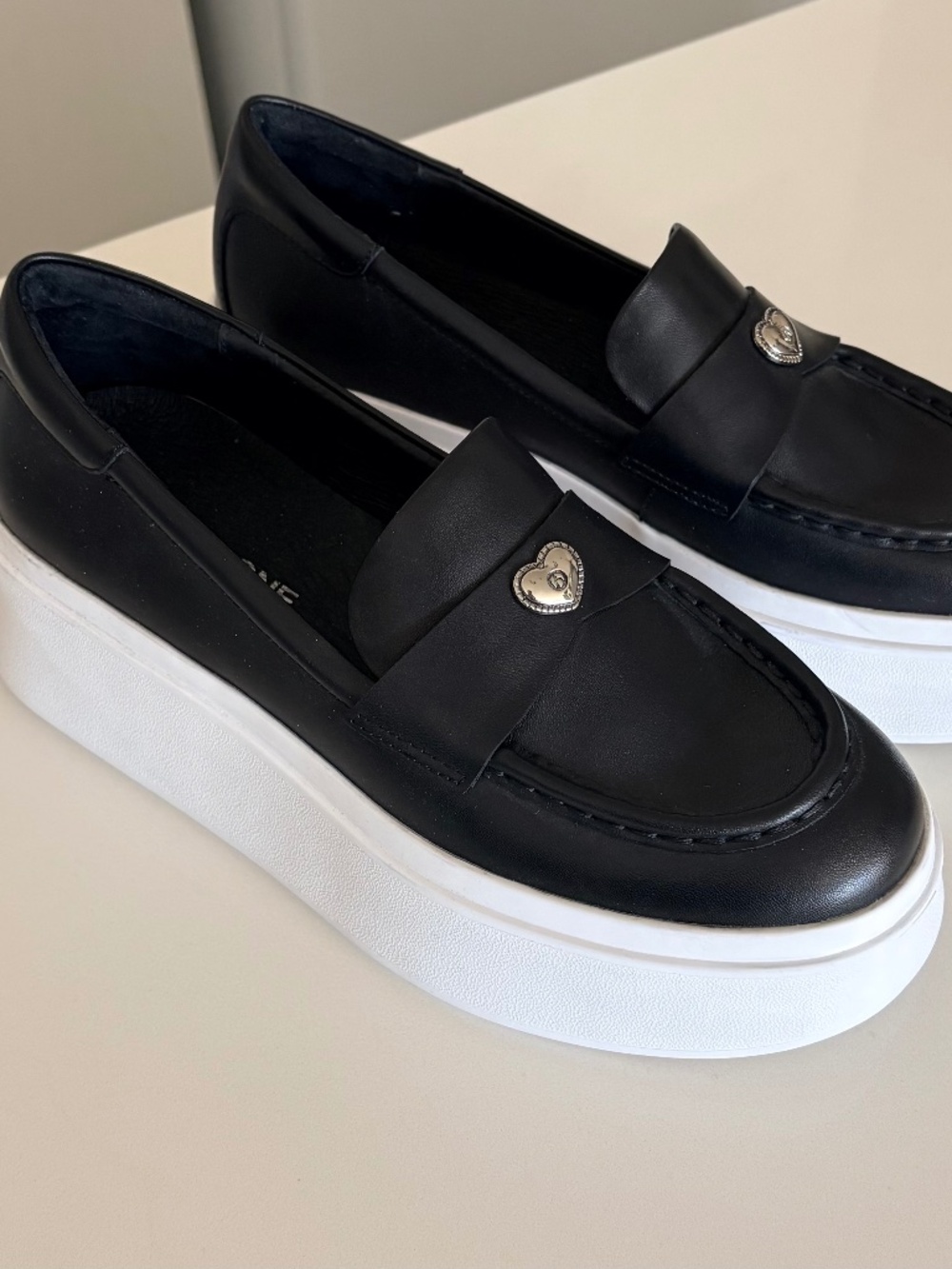 Browns Wishbone wedge loafer NWOT